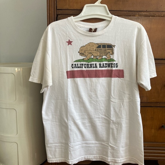 SuperFishal/Upper Playground California Radness t-shirt white medium - Picture 2 of 3